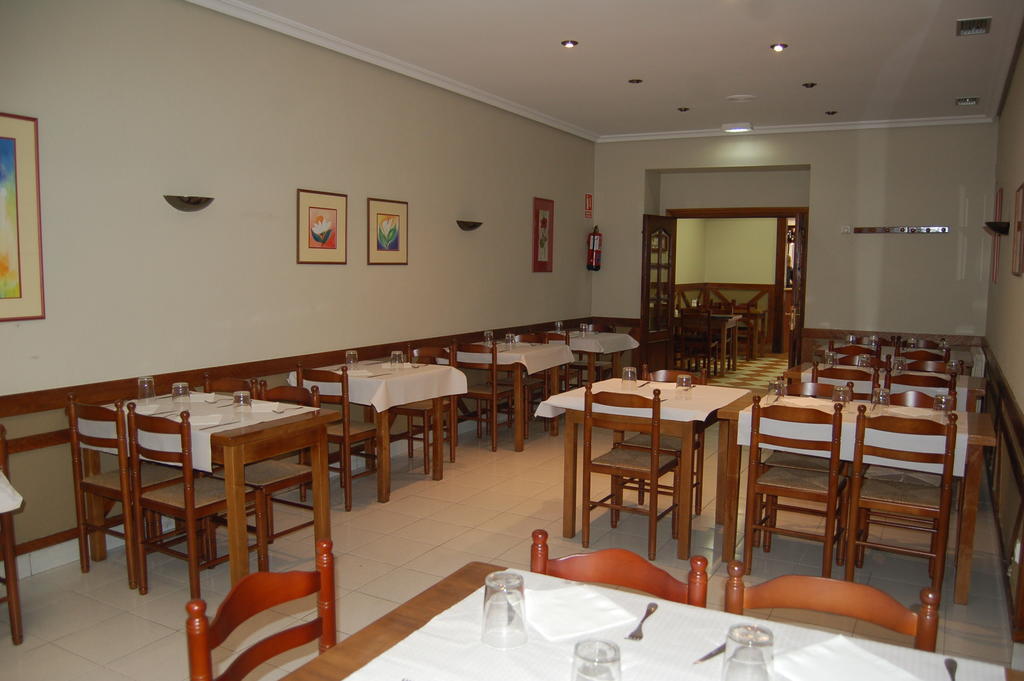 Bar Pensión Restaurante Bidasoa Irun Exterior foto