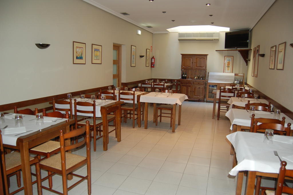 Bar Pensión Restaurante Bidasoa Irun Exterior foto